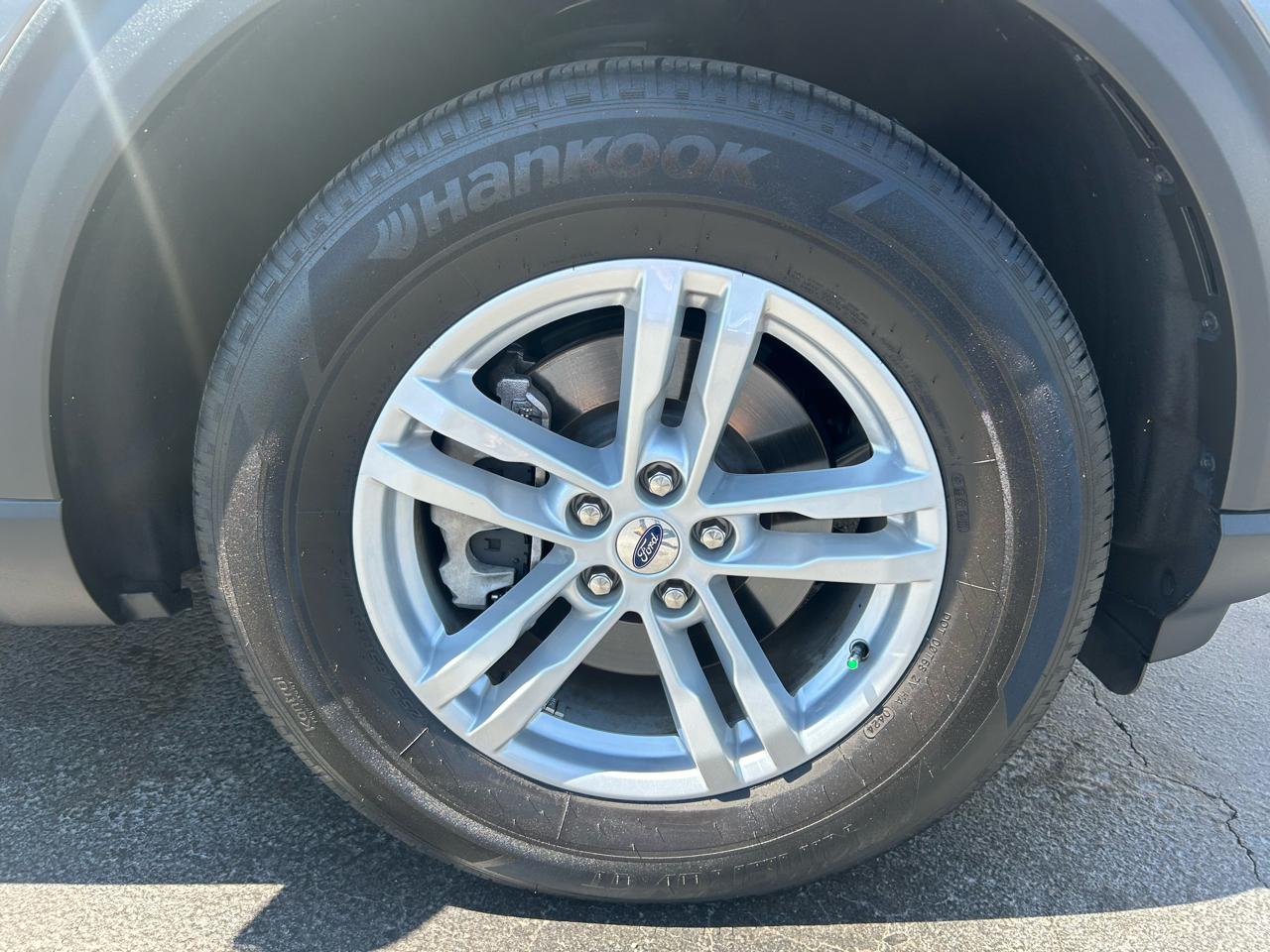 Ford Explorer XLT 2024