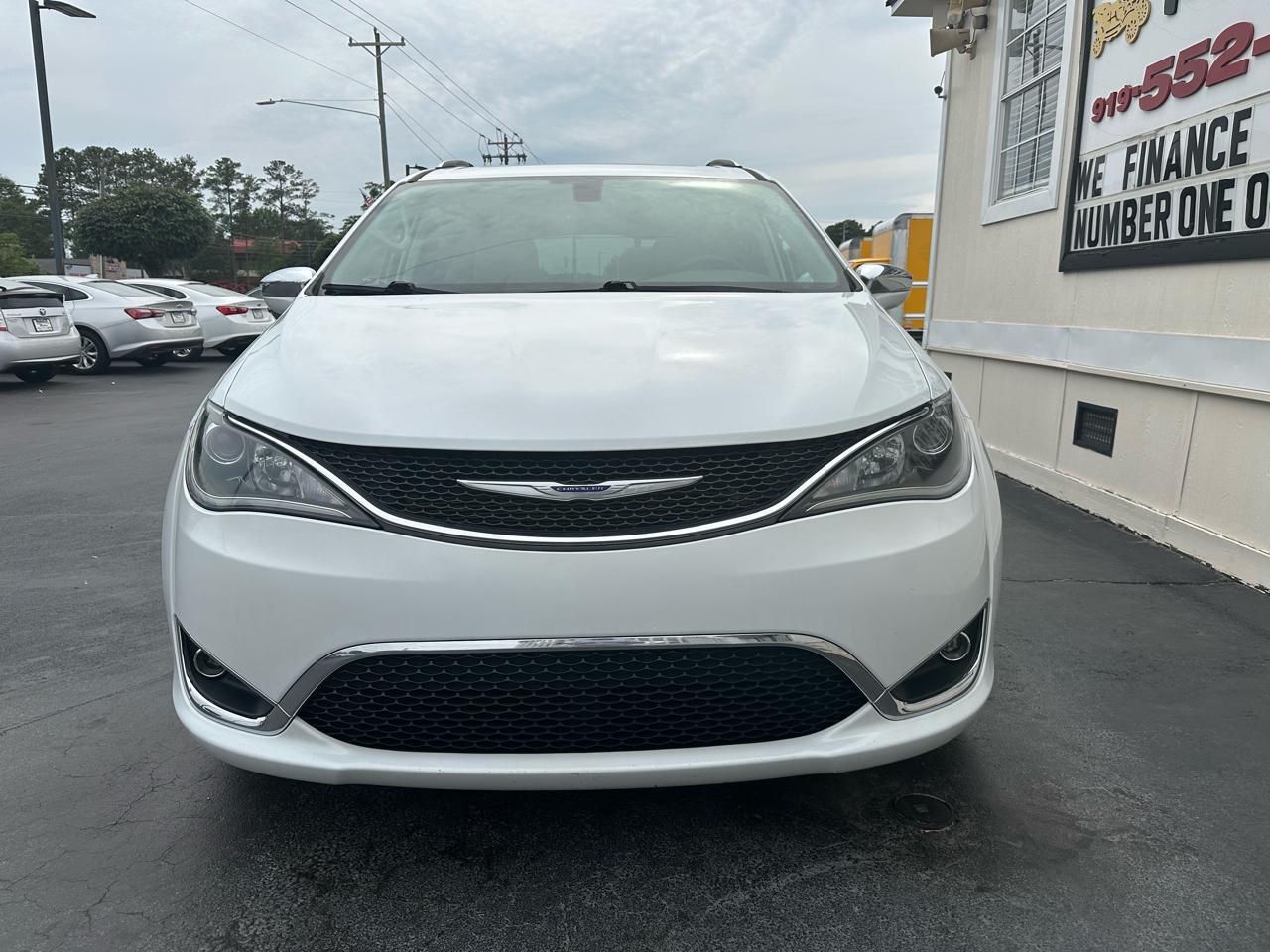 Chrysler Pacifica Limited FWD 2020