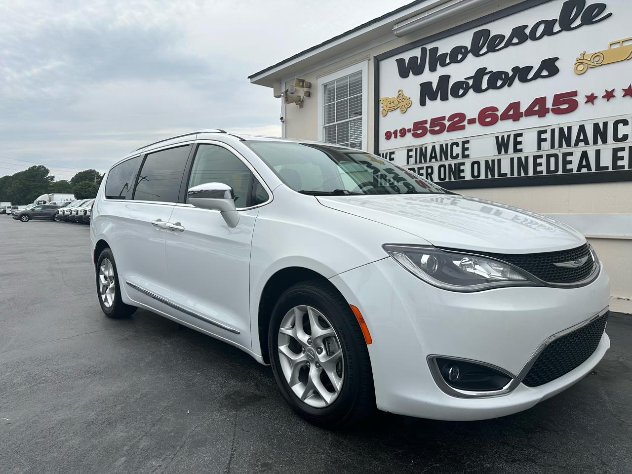 Chrysler Pacifica Limited FWD 2020