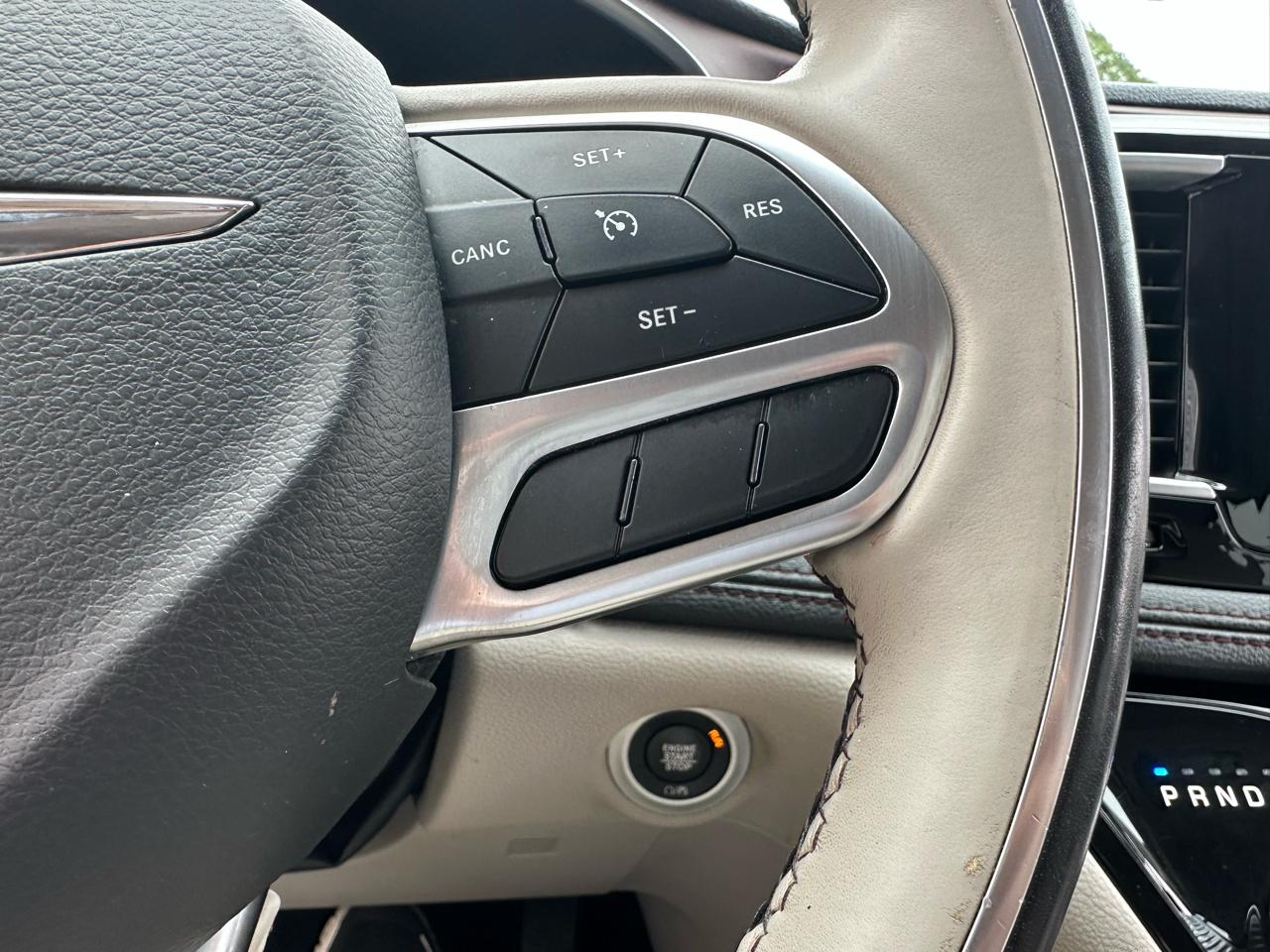 Chrysler Pacifica Limited FWD 2020