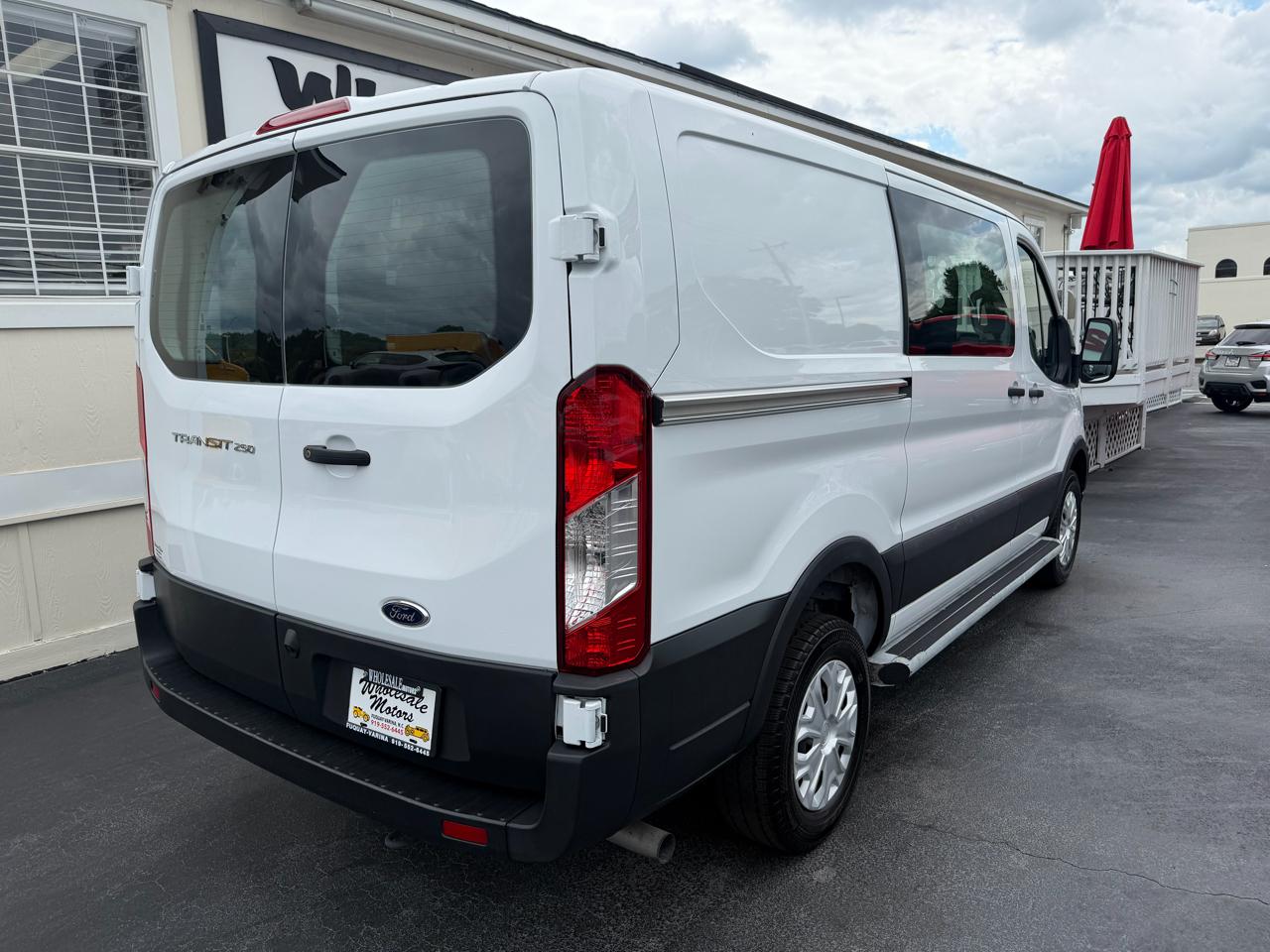 Ford Transit Cargo Van T-250 130" Low Rf 9070 GVWR RWD 2025