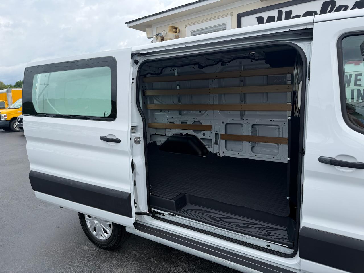 Ford Transit Cargo Van T-250 130" Low Rf 9070 GVWR RWD 2025
