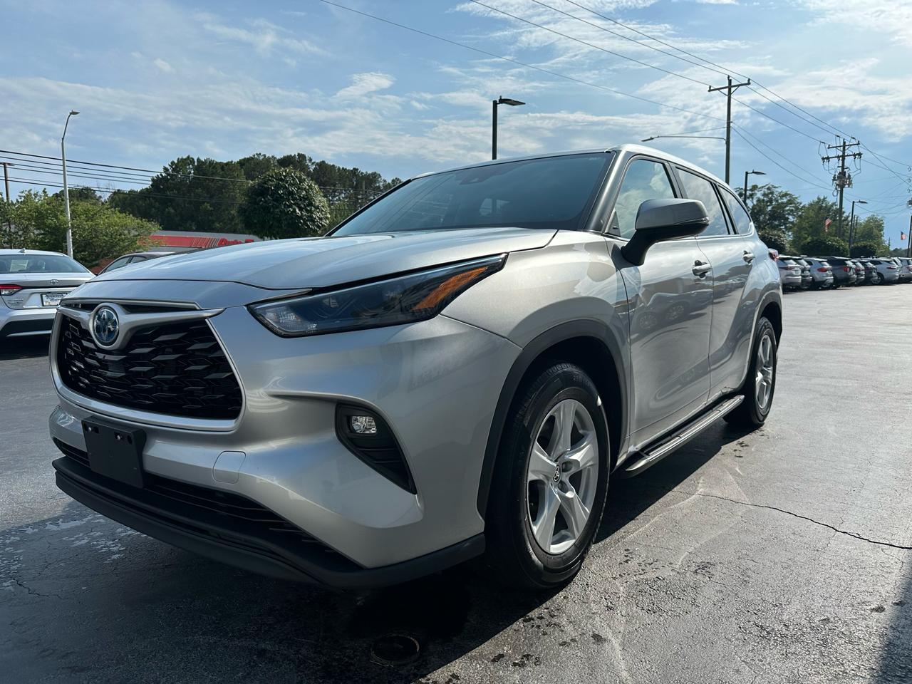 Toyota Highlander Hybrid LE FWD (Natl) 2023