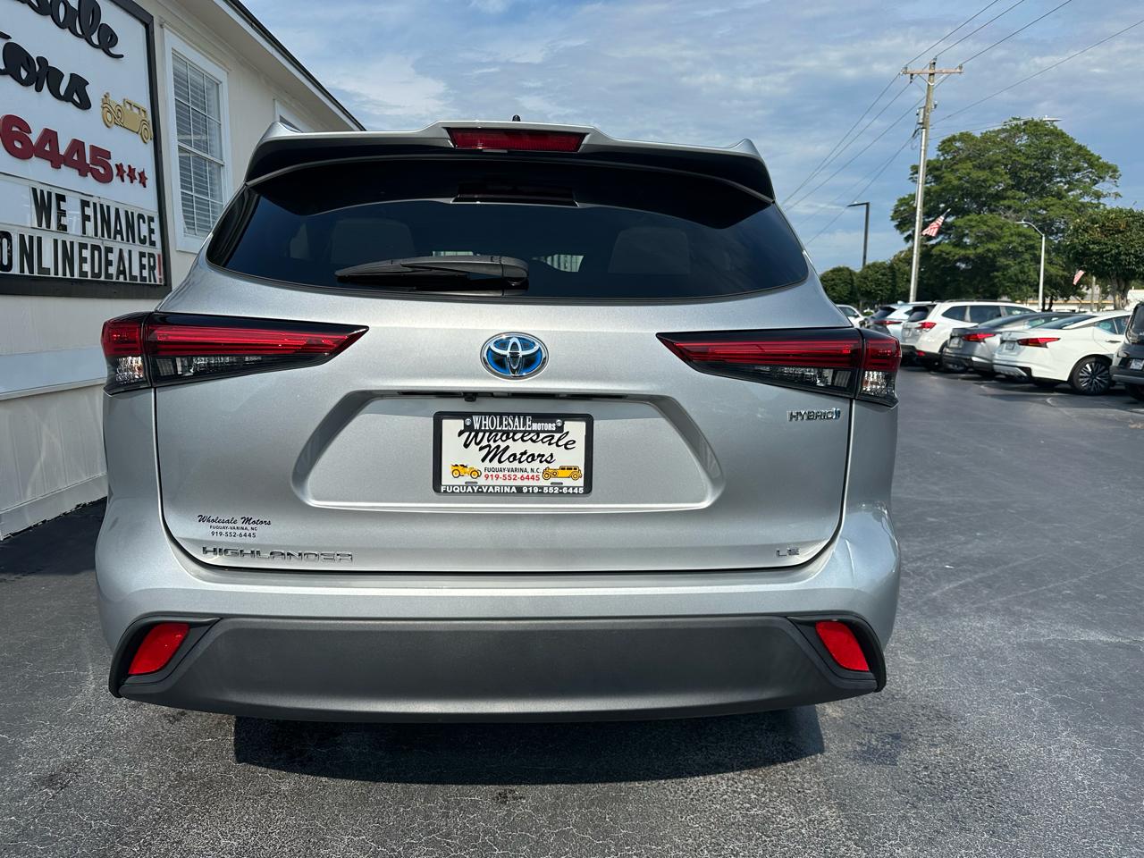 Toyota Highlander Hybrid LE FWD (Natl) 2023