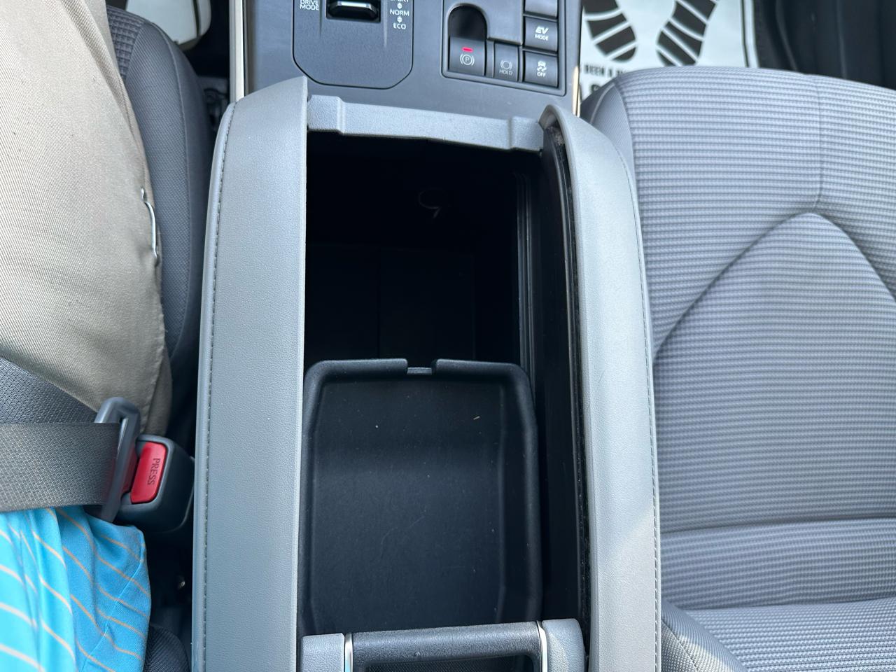 Toyota Highlander Hybrid LE FWD (Natl) 2023