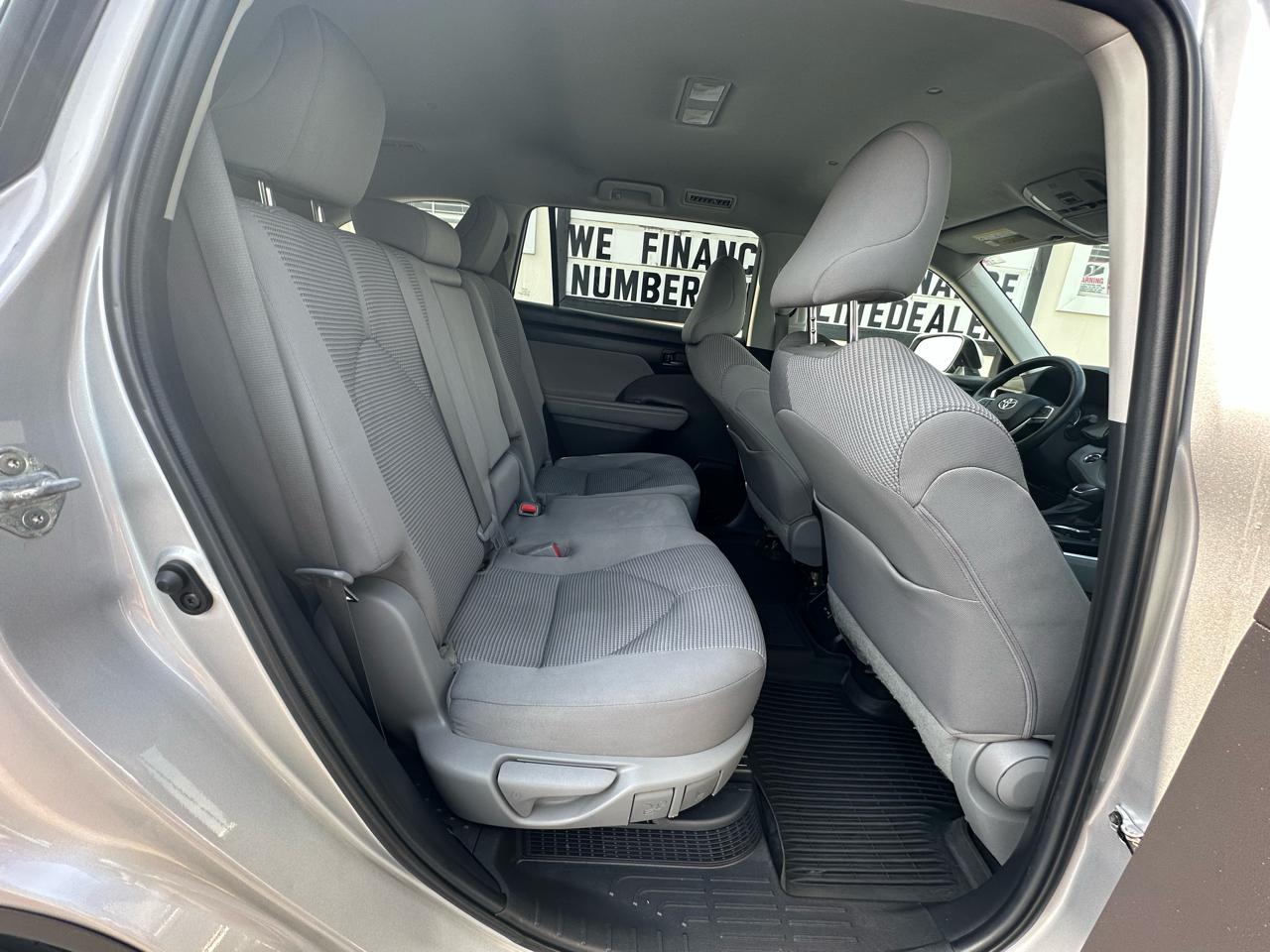 Toyota Highlander Hybrid LE FWD (Natl) 2023