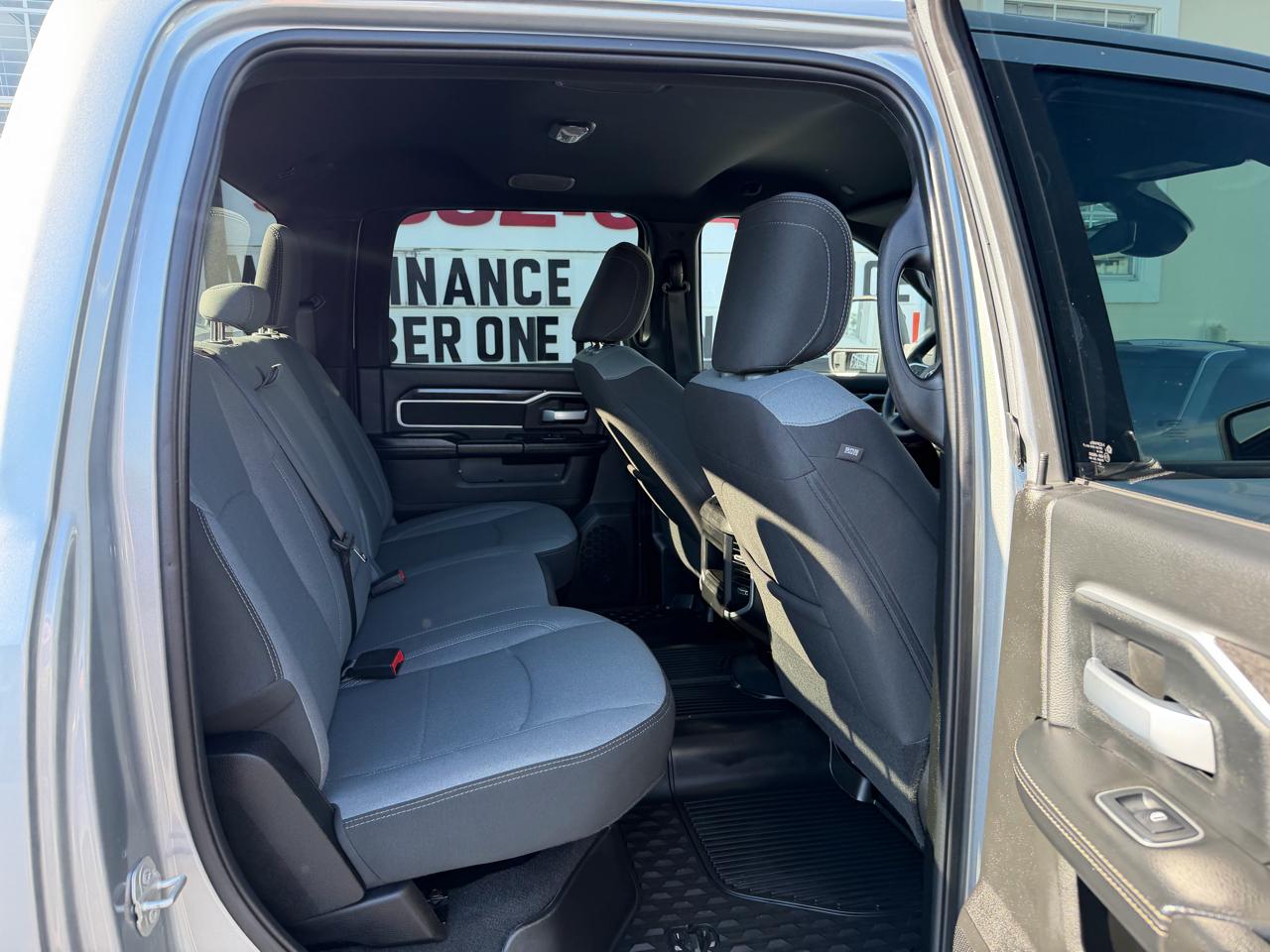 RAM 3500 Big Horn 4x4 Crew Cab 8' Box 2024