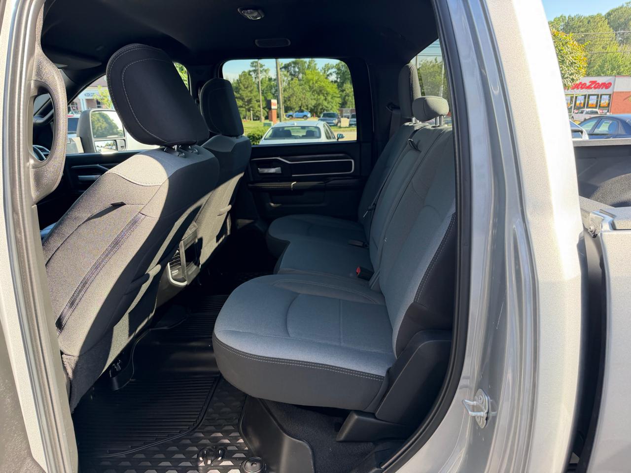 RAM 3500 Big Horn 4x4 Crew Cab 8' Box 2024