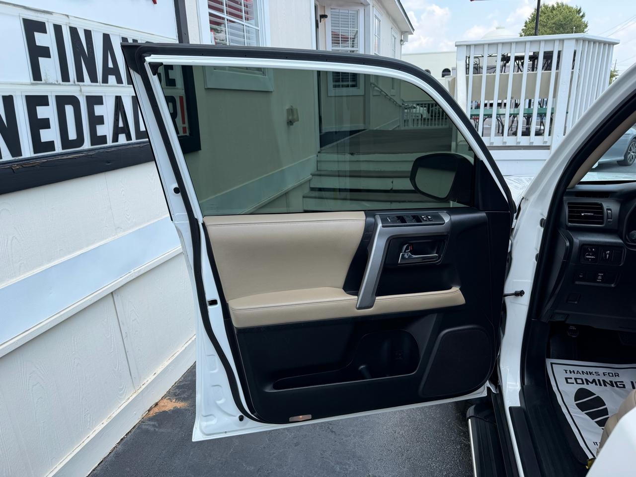 Toyota 4Runner Limited Nightshade 2WD (Natl) 2019