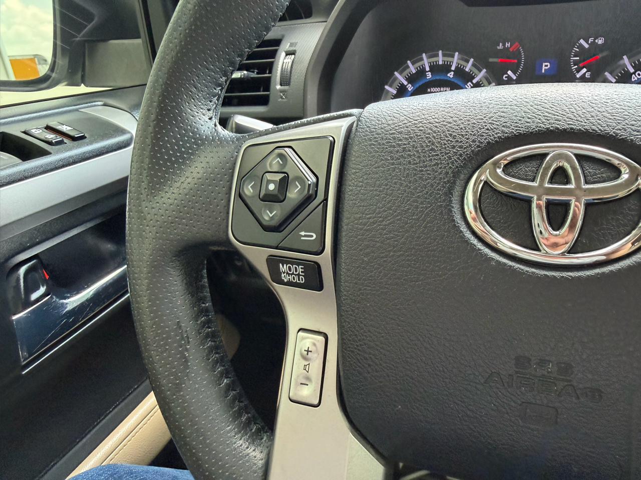 Toyota 4Runner Limited Nightshade 2WD (Natl) 2019