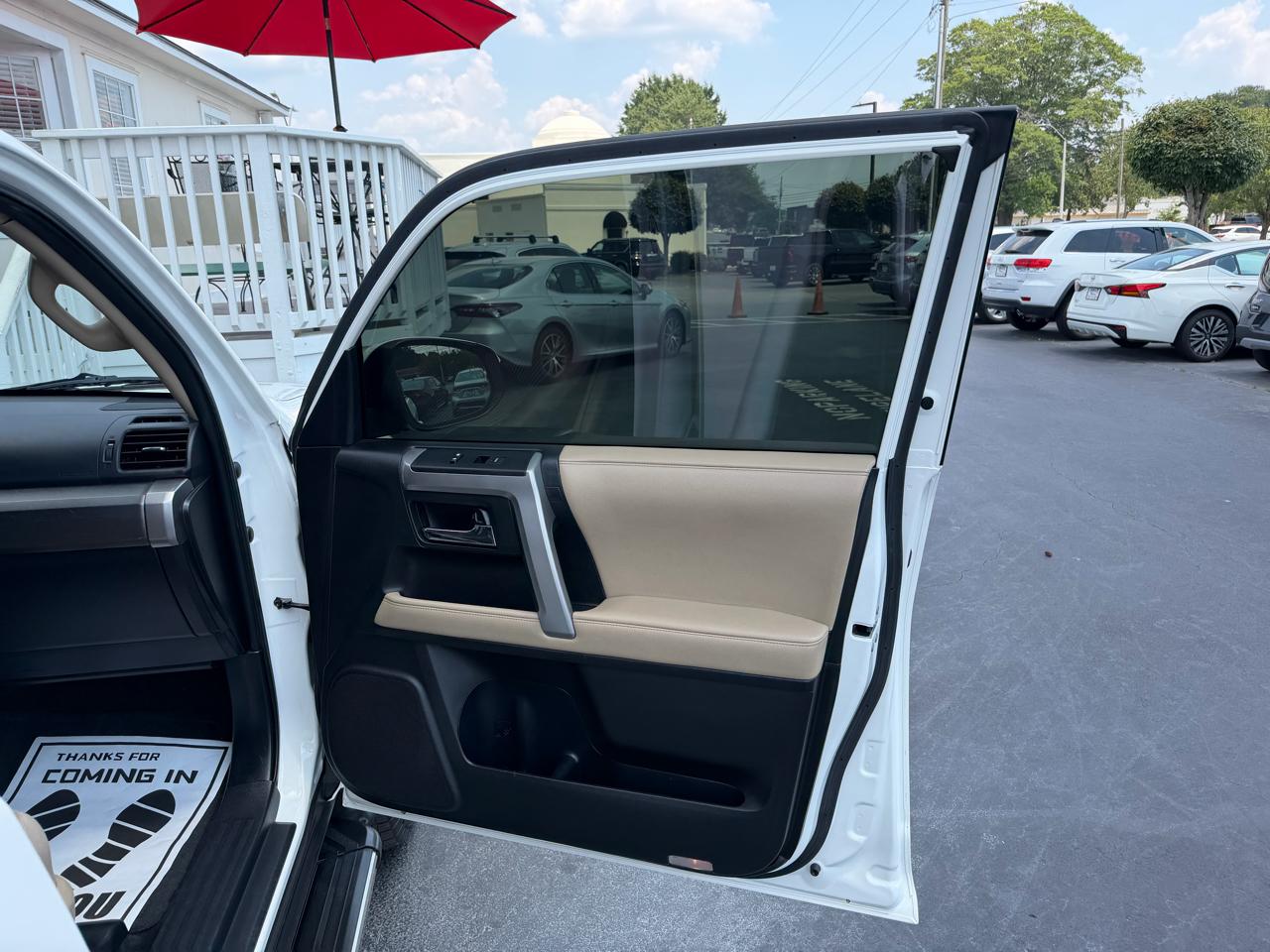 Toyota 4Runner Limited Nightshade 2WD (Natl) 2019