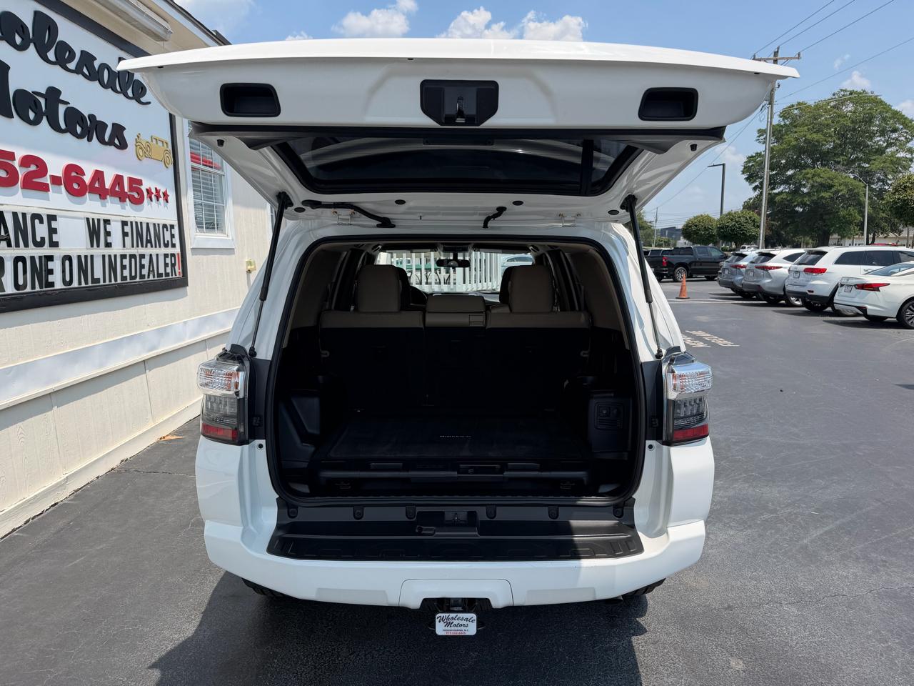Toyota 4Runner Limited Nightshade 2WD (Natl) 2019