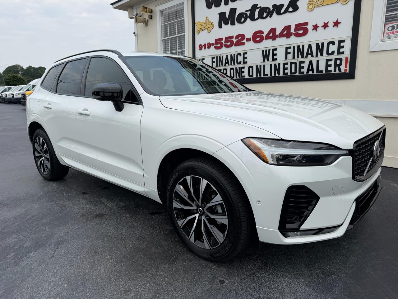 Volvo XC60 B5 AWD Plus Dark Theme 2023