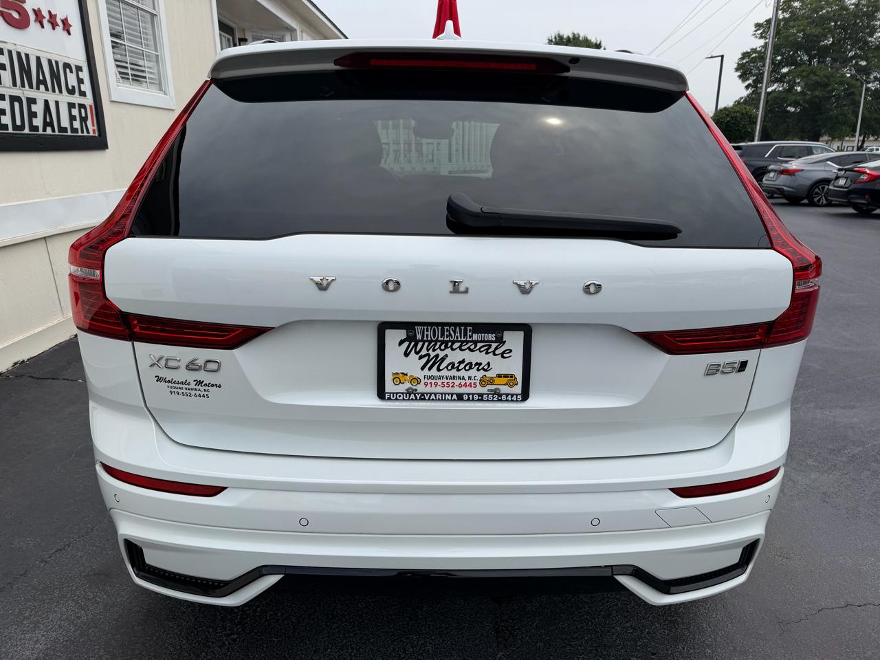Volvo XC60 B5 AWD Plus Dark Theme 2023