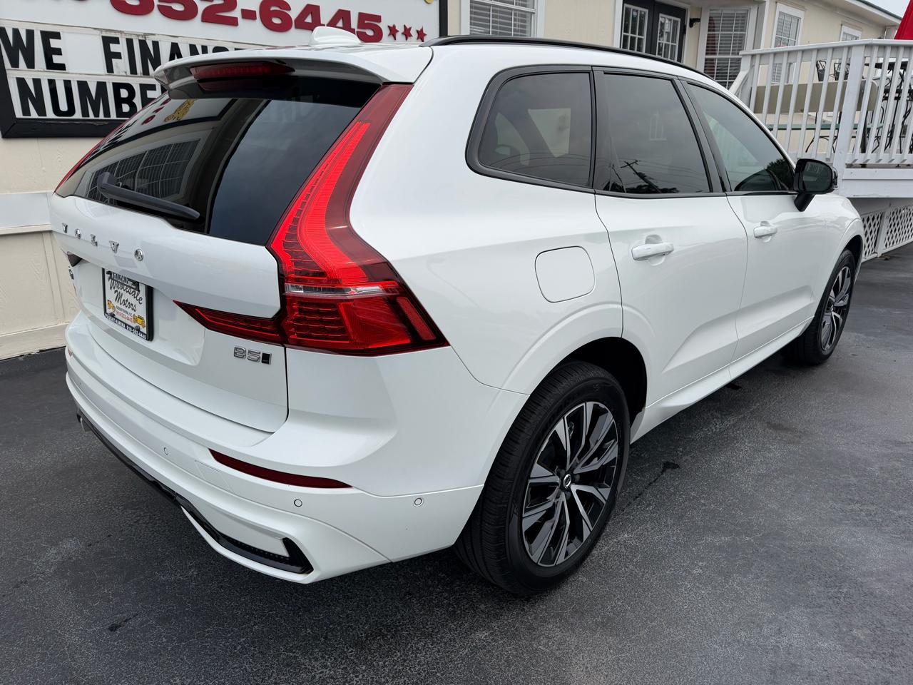Volvo XC60 B5 AWD Plus Dark Theme 2023