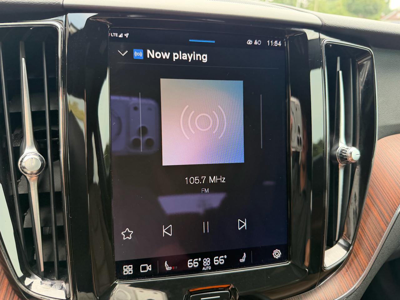 Volvo XC60 B5 AWD Plus Dark Theme 2023