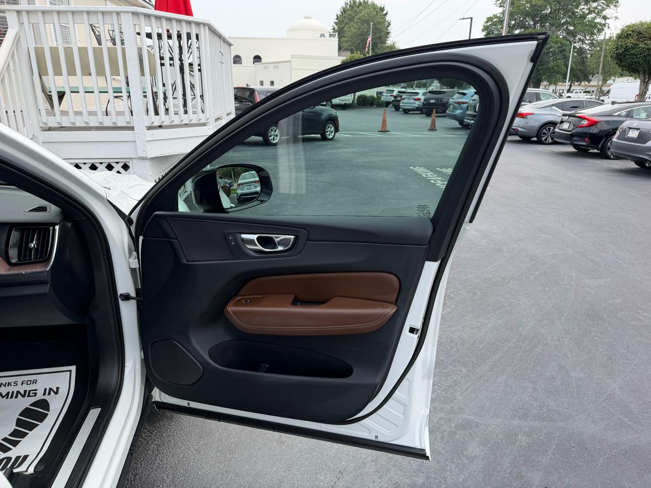 Volvo XC60 B5 AWD Plus Dark Theme 2023