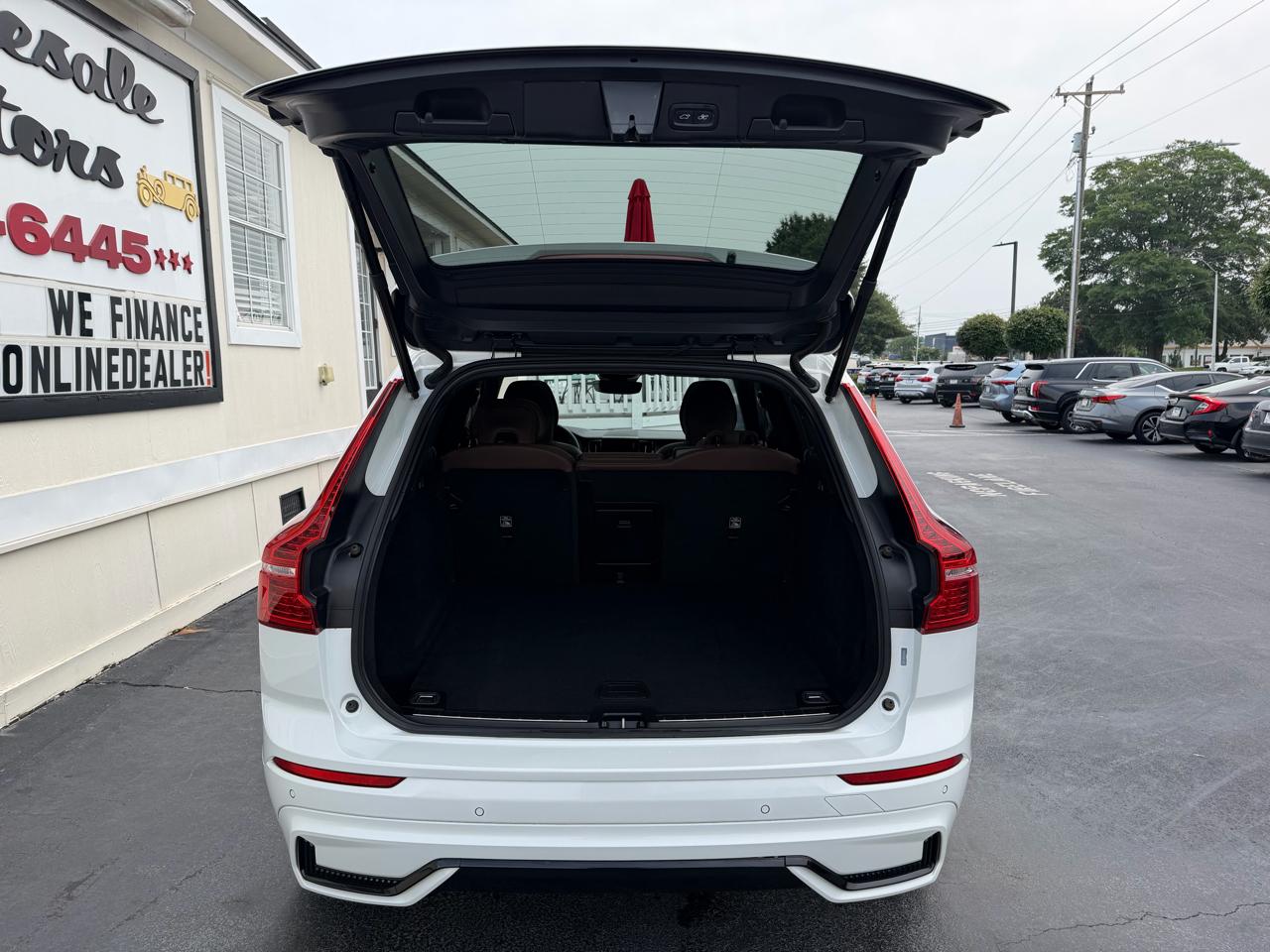 Volvo XC60 B5 AWD Plus Dark Theme 2023