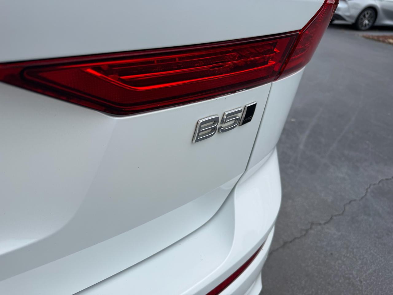 Volvo XC60 B5 AWD Plus Dark Theme 2023