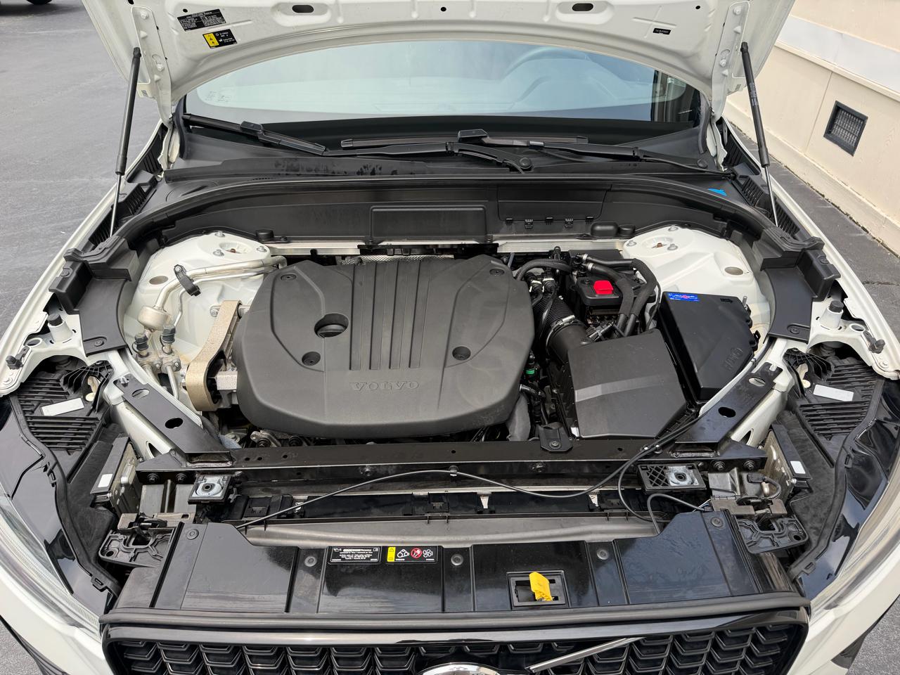 Volvo XC60 B5 AWD Plus Dark Theme 2023