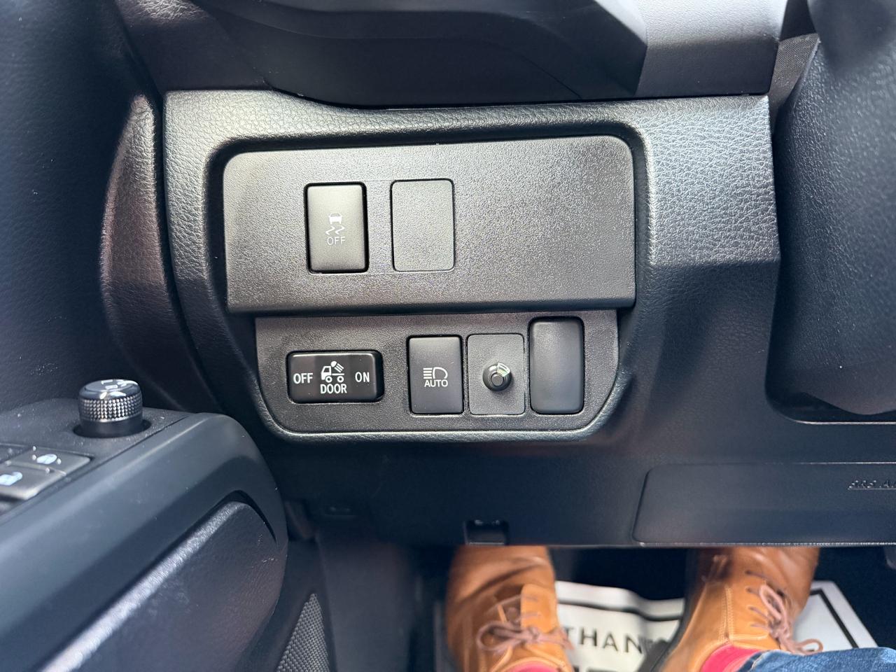 Toyota Tacoma 2WD  2020