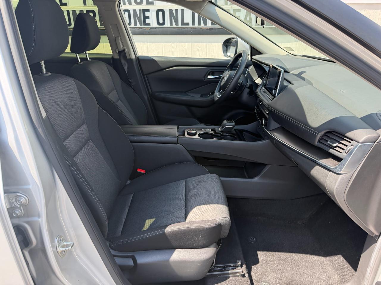Nissan Rogue AWD SV 2024