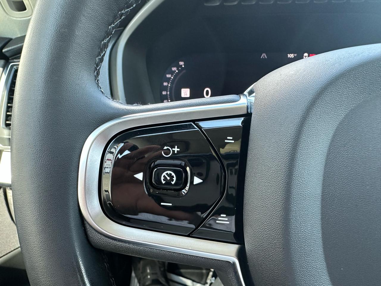 Volvo XC90 B5 AWD Core Bright Theme 7P 2024