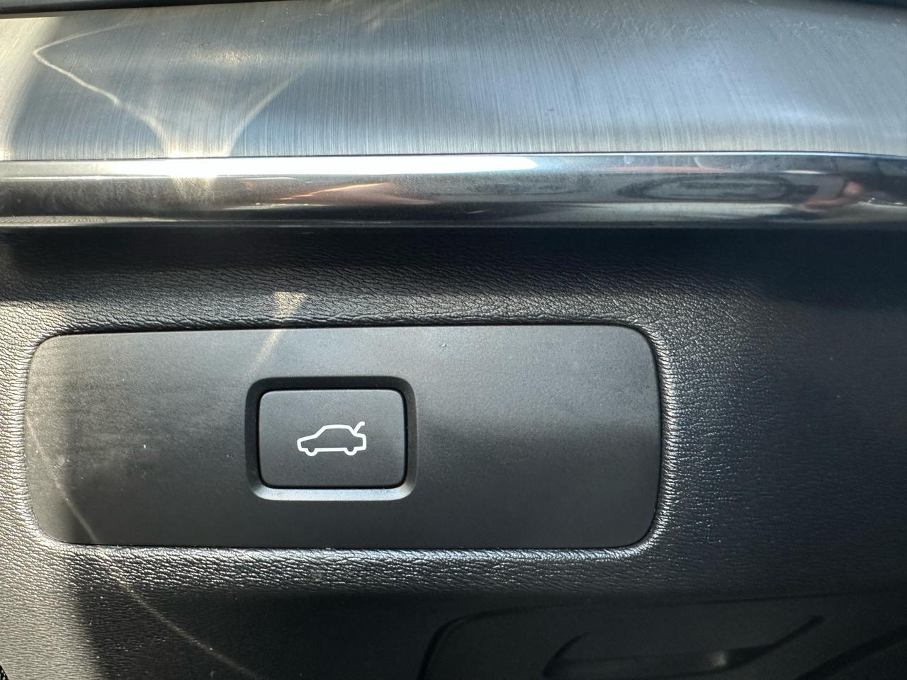 Volvo XC90 B5 AWD Core Bright Theme 7P 2024