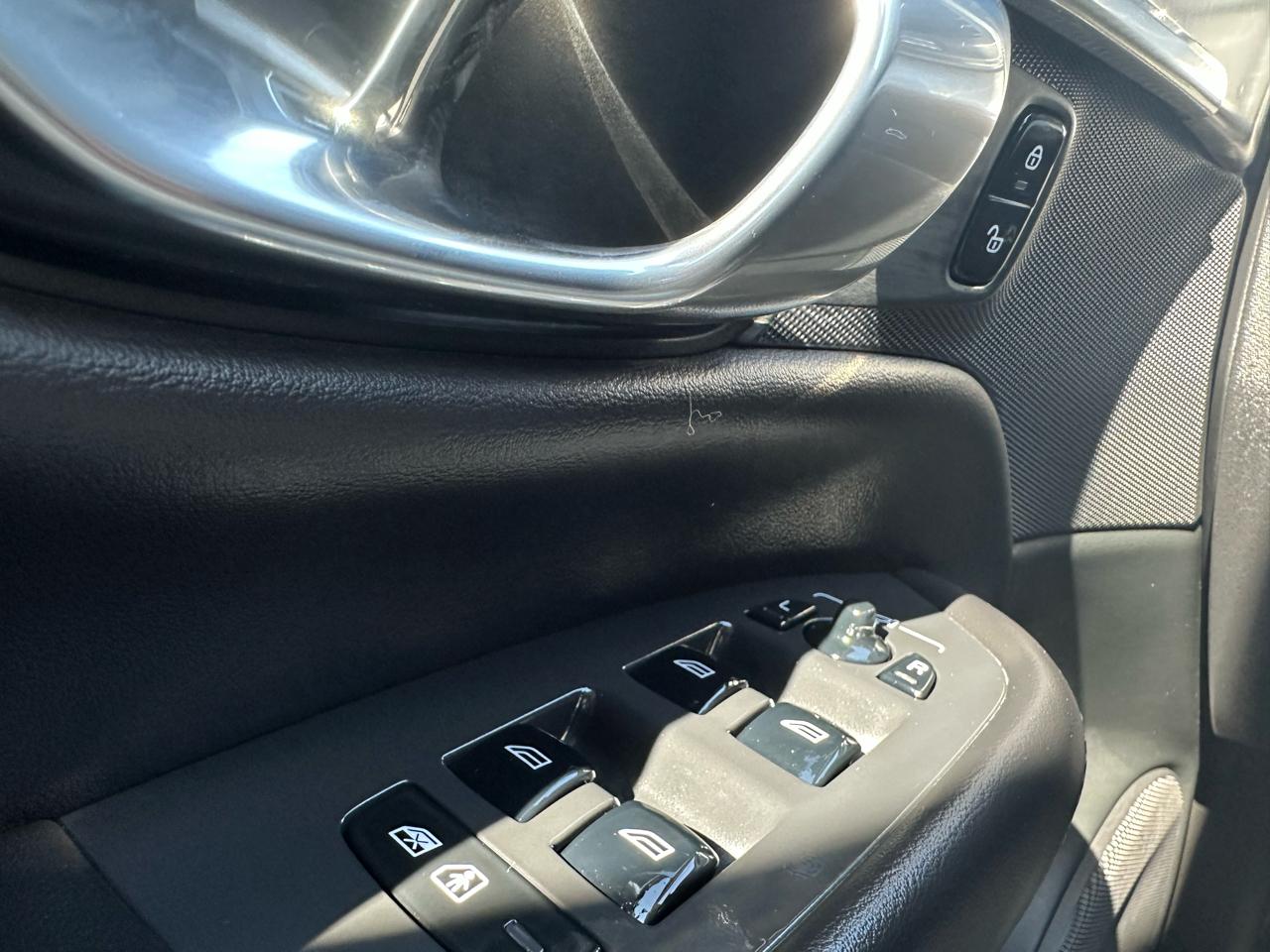 Volvo XC90 B5 AWD Core Bright Theme 7P 2024
