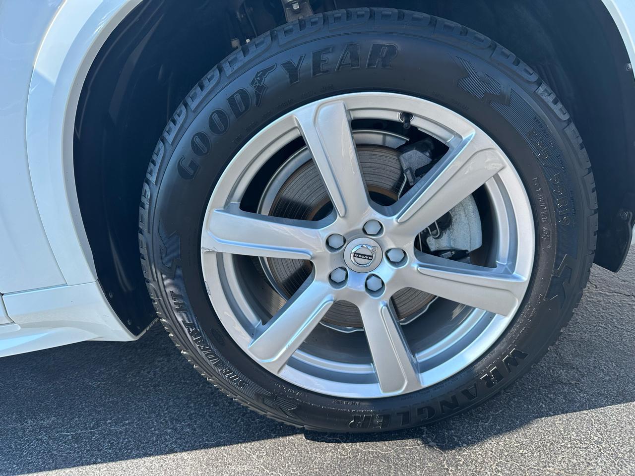 Volvo XC90 B5 AWD Core Bright Theme 7P 2024