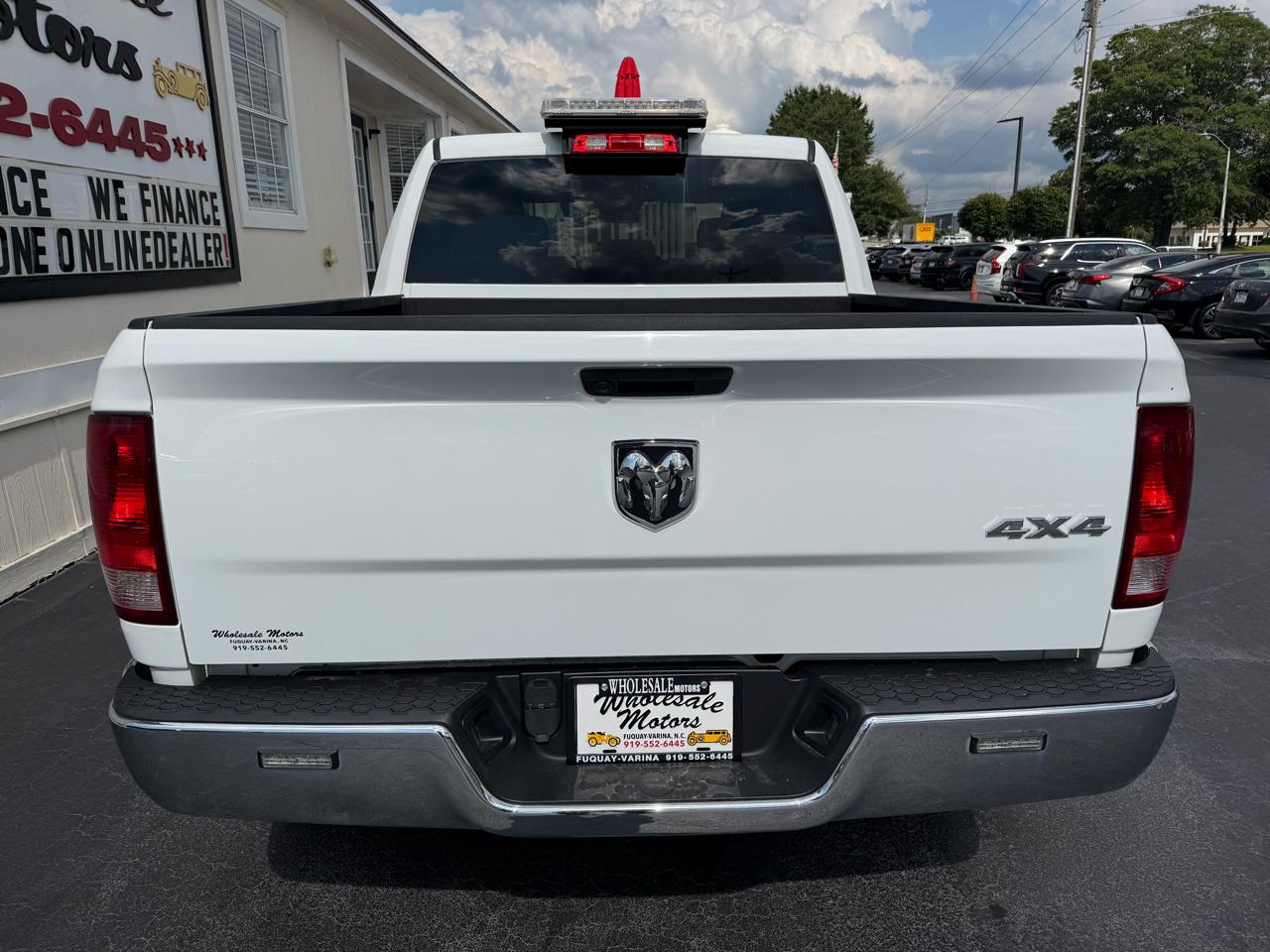 RAM 1500 Classic Tradesman 4x4 Crew Cab 5'7" Box 2023