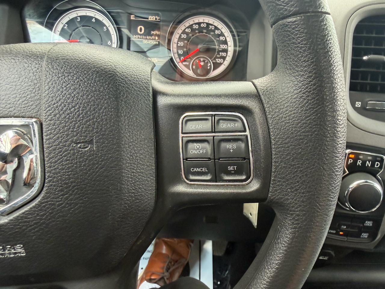 RAM 1500 Classic Tradesman 4x4 Crew Cab 5'7" Box 2023