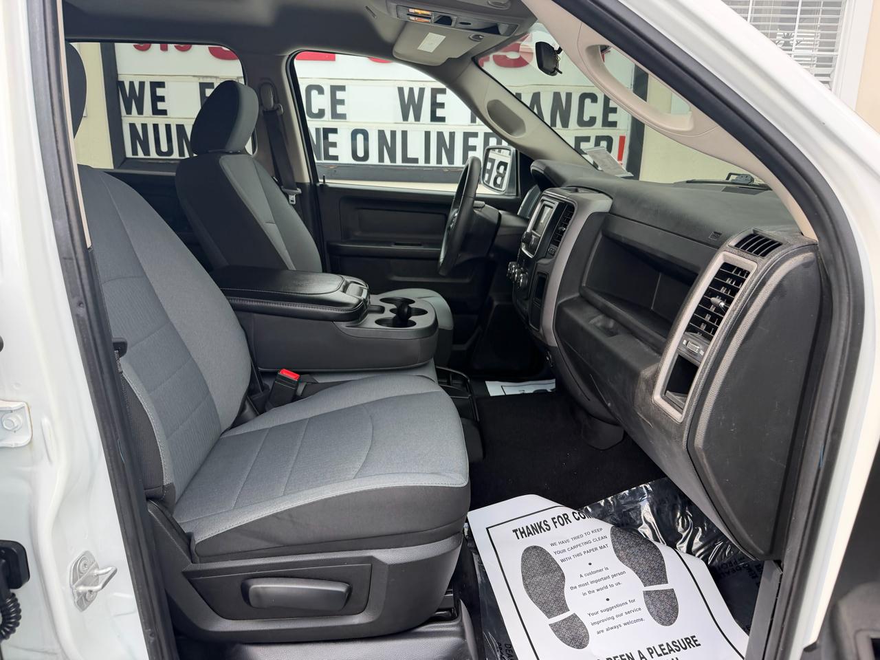 RAM 1500 Classic Tradesman 4x4 Crew Cab 5'7" Box 2023