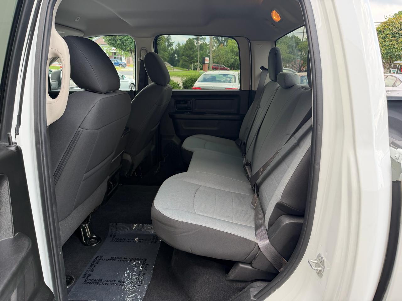 RAM 1500 Classic Tradesman 4x4 Crew Cab 5'7" Box 2023