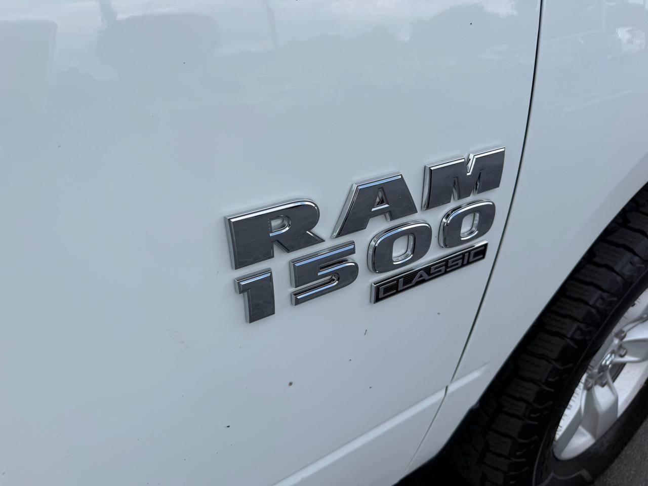 RAM 1500 Classic Tradesman 4x4 Crew Cab 5'7" Box 2023