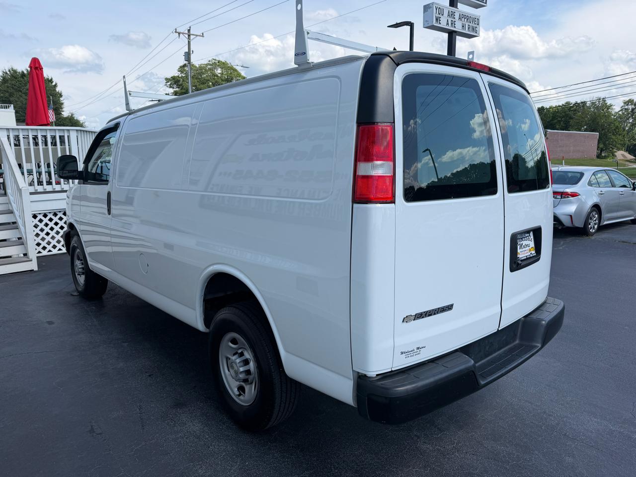 Chevrolet Express Cargo Van RWD 2500 135" 2022