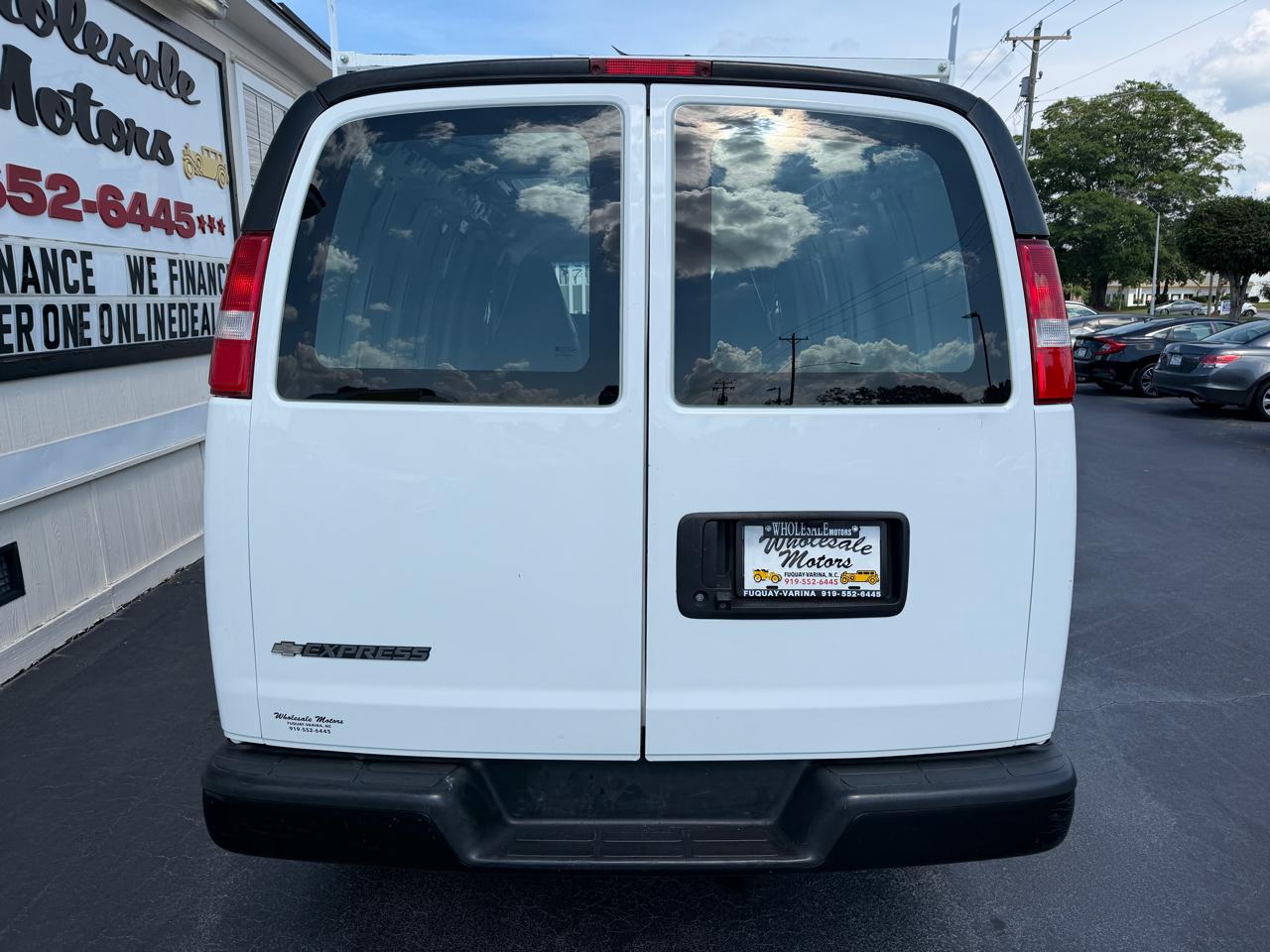 Chevrolet Express Cargo Van RWD 2500 135" 2022
