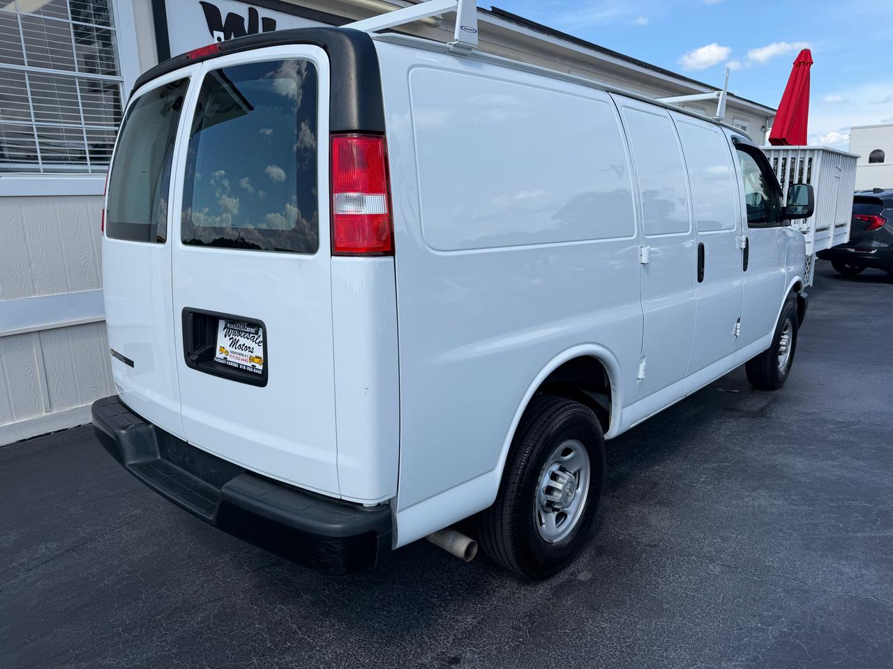 Chevrolet Express Cargo Van RWD 2500 135" 2022