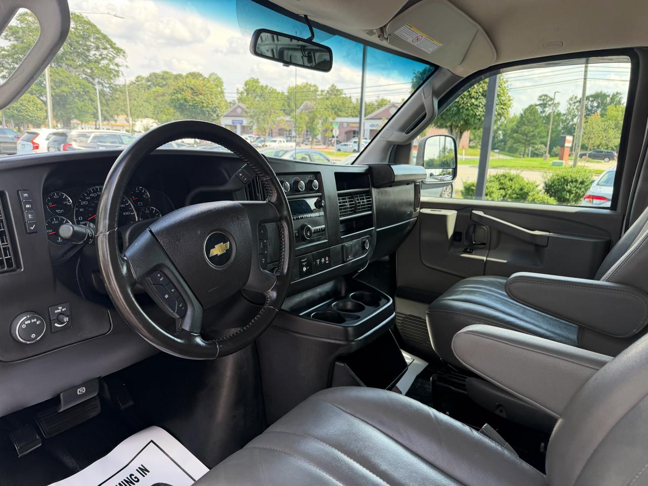 Chevrolet Express Cargo Van RWD 2500 135" 2022