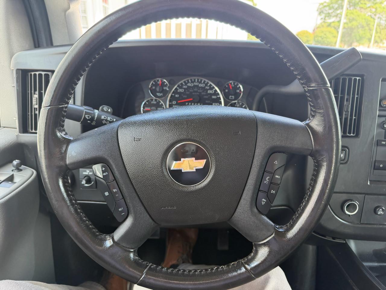 Chevrolet Express Cargo Van RWD 2500 135" 2022
