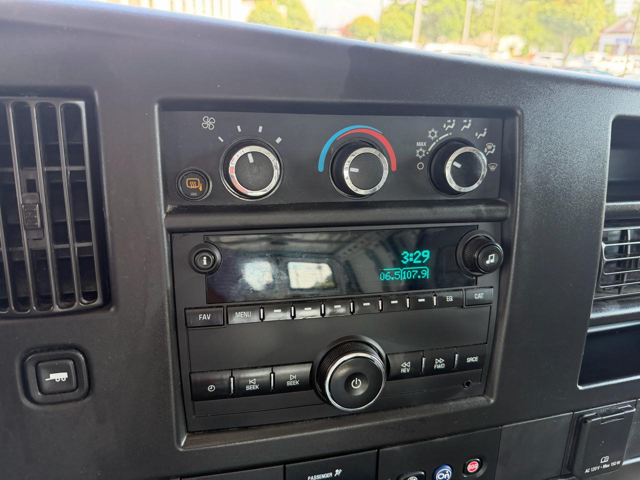 Chevrolet Express Cargo Van RWD 2500 135" 2022