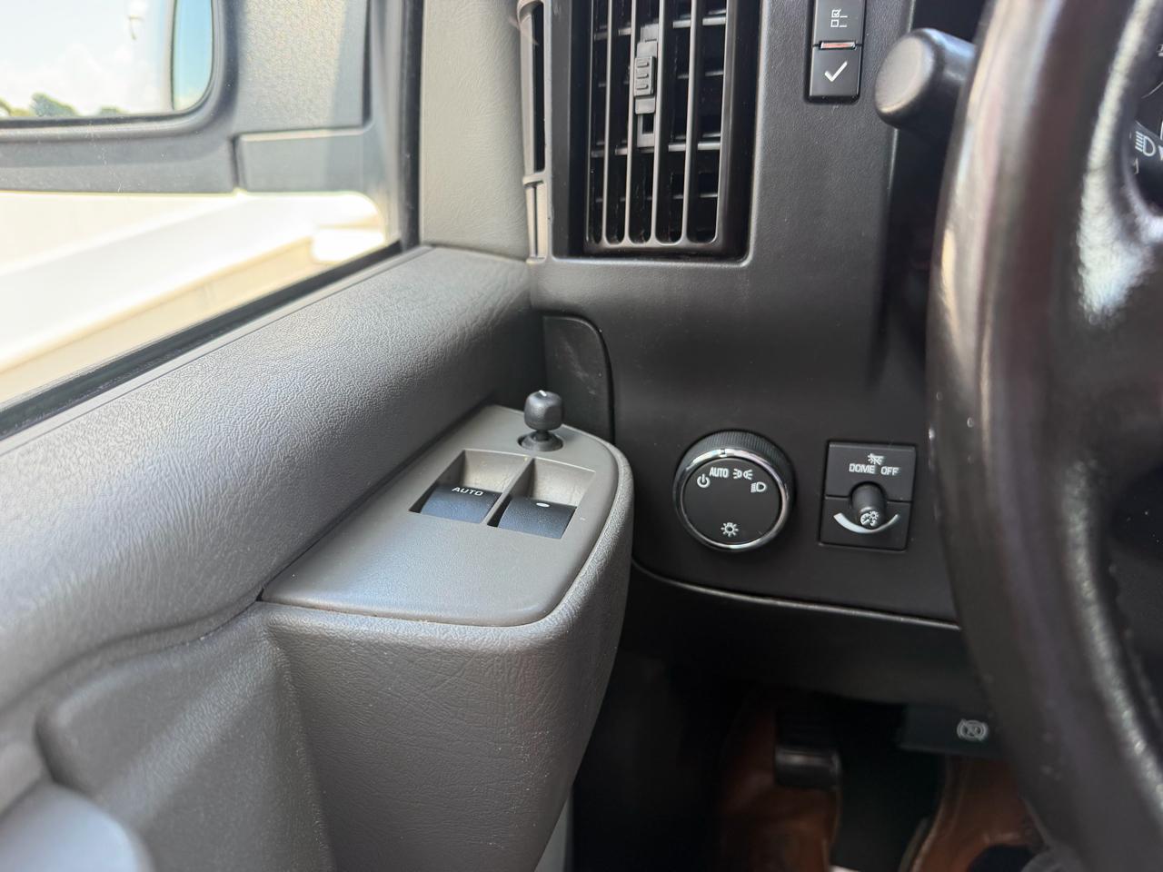 Chevrolet Express Cargo Van RWD 2500 135" 2022