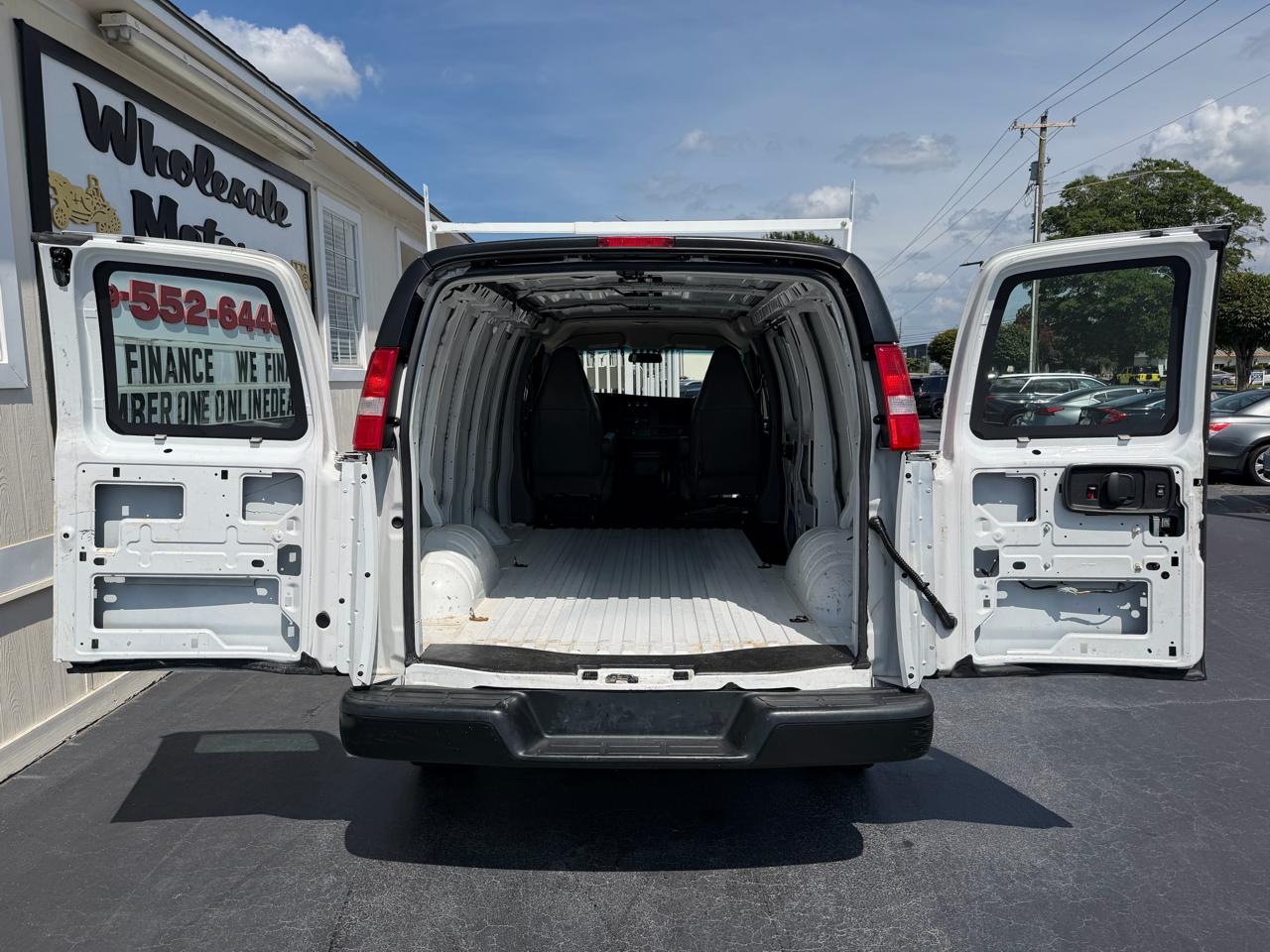 Chevrolet Express Cargo Van RWD 2500 135" 2022