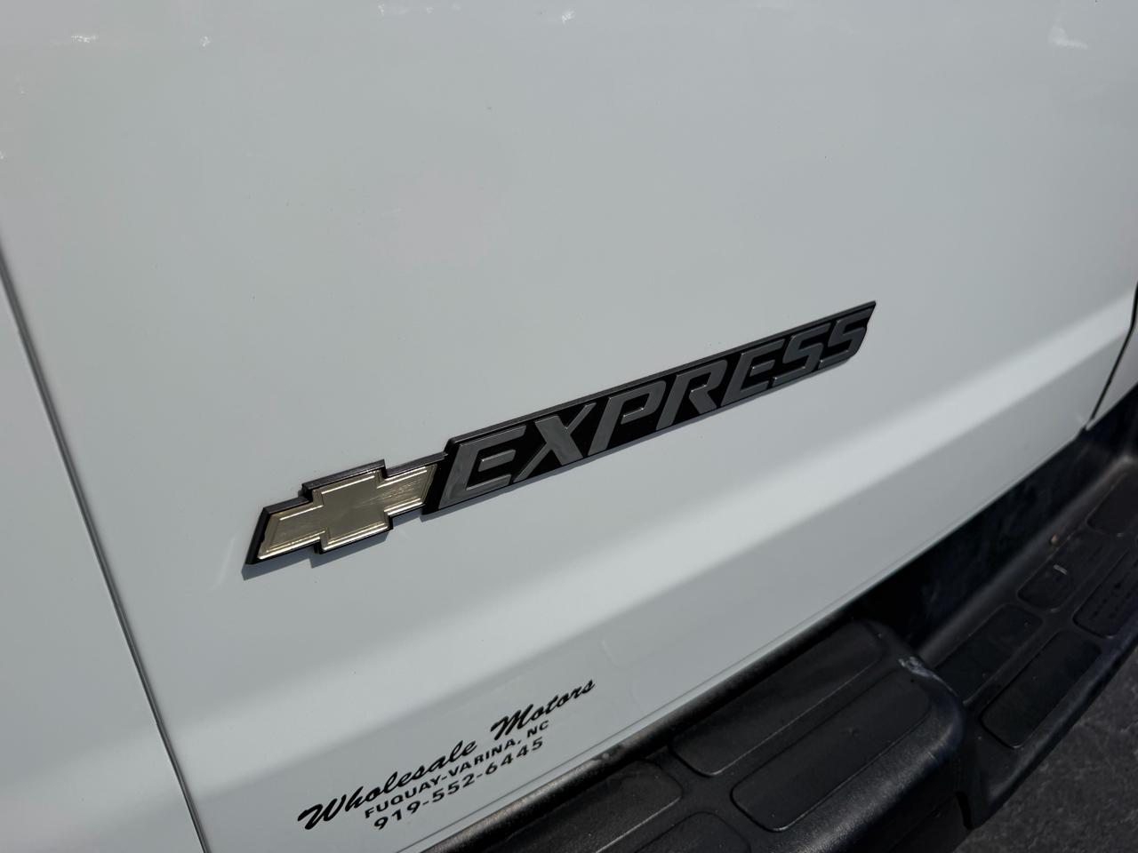 Chevrolet Express Cargo Van RWD 2500 135" 2022