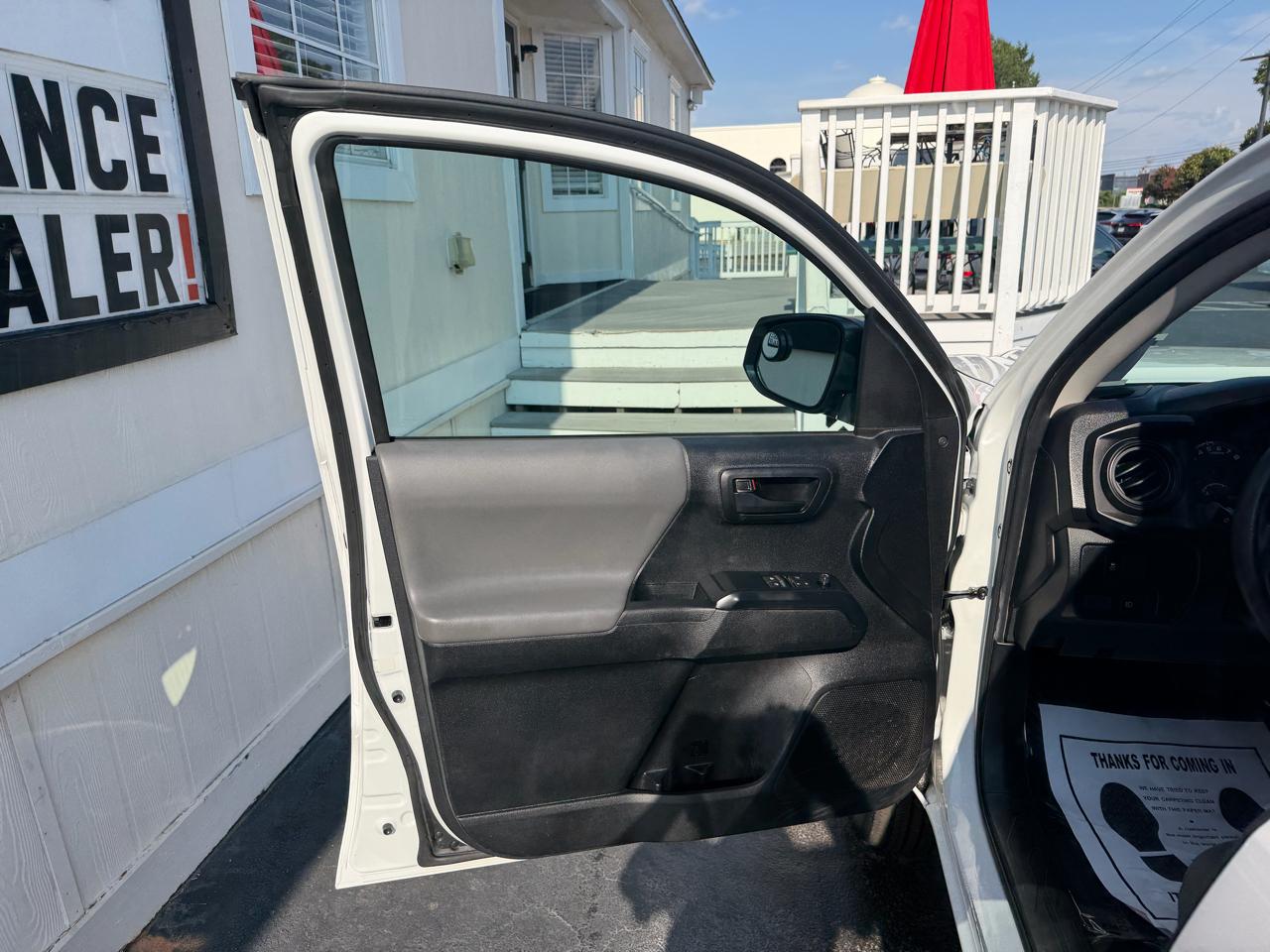 Toyota Tacoma 2WD SR5 Access Cab 6' Bed I4 AT (Natl) 2022