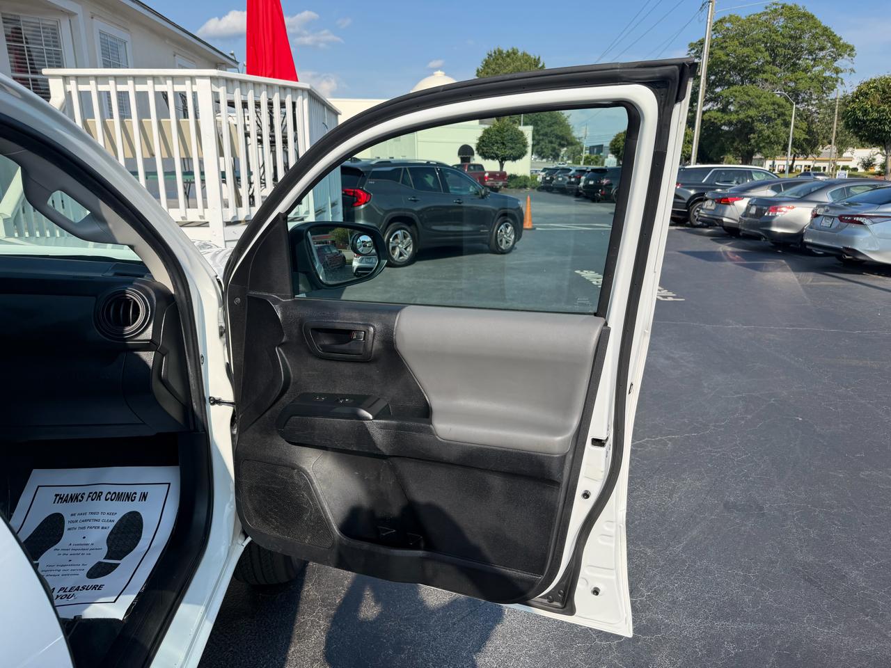 Toyota Tacoma 2WD SR5 Access Cab 6' Bed I4 AT (Natl) 2022