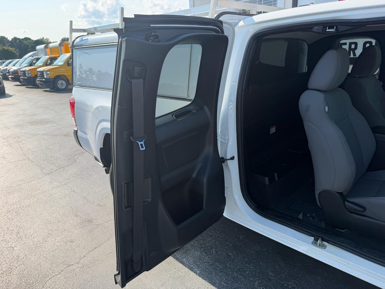 Toyota Tacoma 2WD SR5 Access Cab 6' Bed I4 AT (Natl) 2022