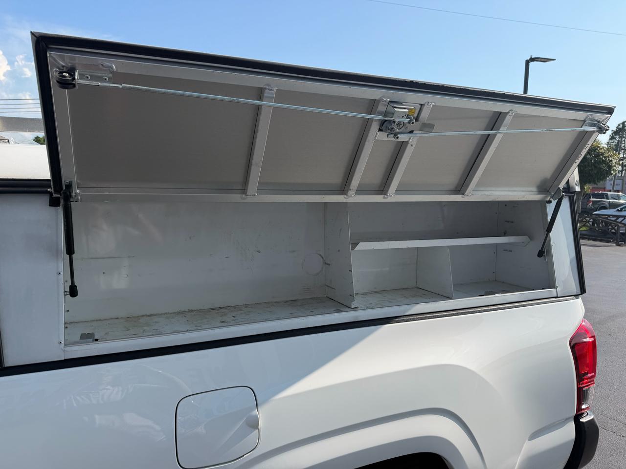 Toyota Tacoma 2WD SR5 Access Cab 6' Bed I4 AT (Natl) 2022