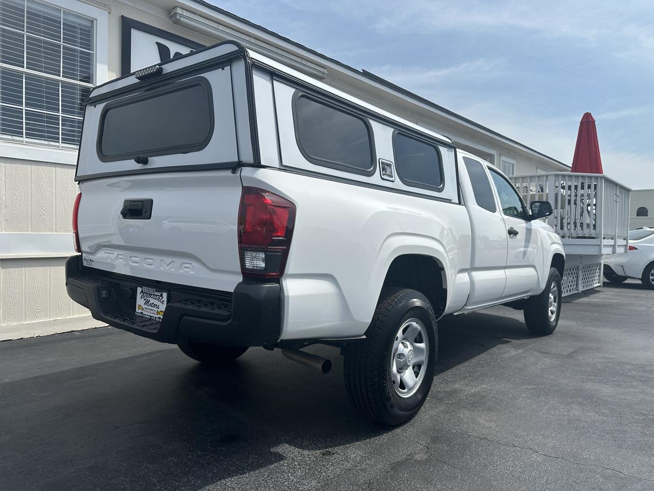 Toyota Tacoma 2WD SR5 Access Cab 6' Bed I4 AT (Natl) 2022