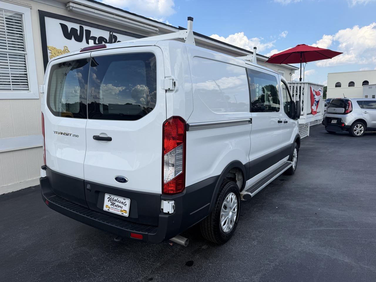 Ford Transit 250  2025
